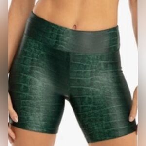 NWT Koral Slalom High-Rise Infinity Shorts in Duffle Green Caiman Size Medoum